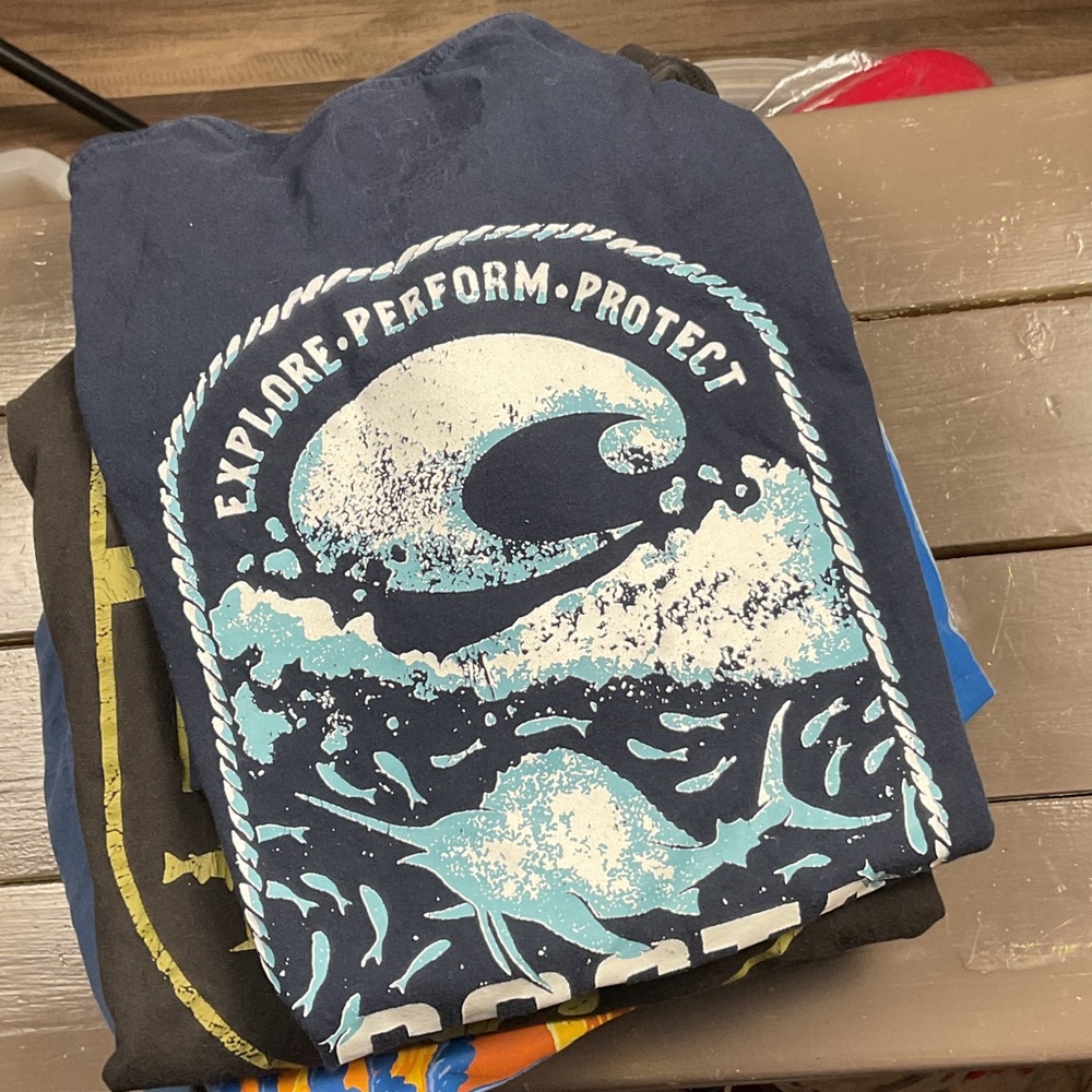 Navy Graphic T-Shirt with Wave Design
